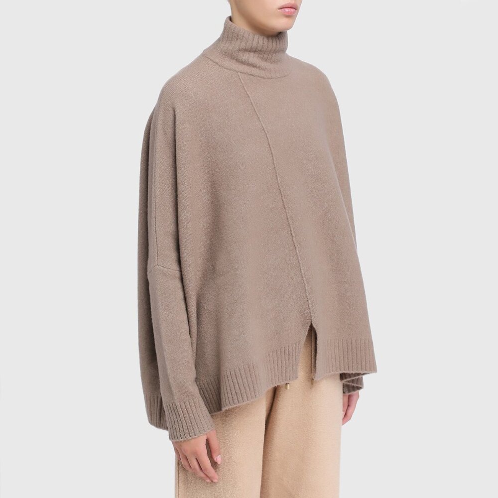 Max Mara Leisure "Sonaldo" Oversize Turtleneck in Taupe, size Medium